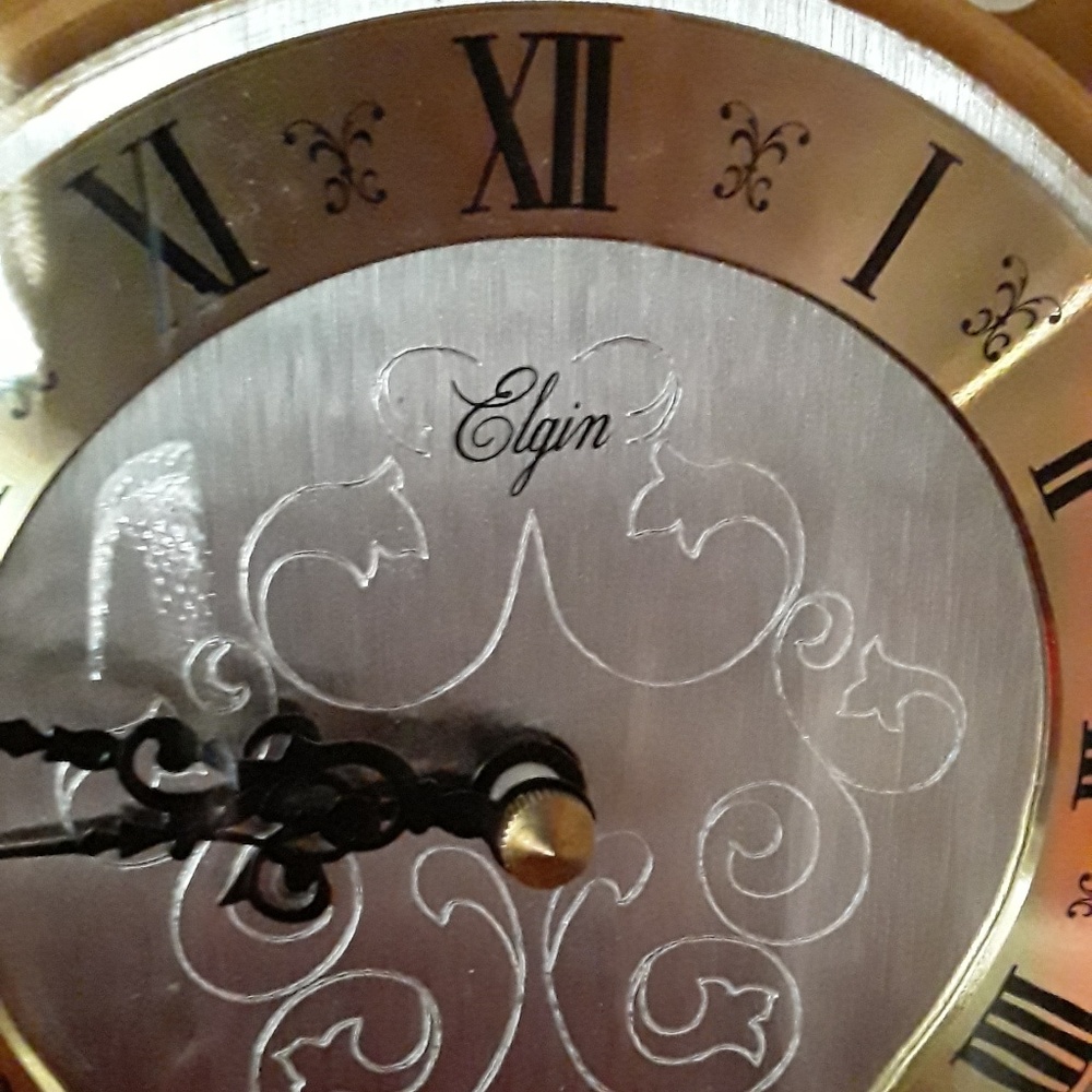 Vintage Elgin Quartz Globe Clock - Picture 5 of 6